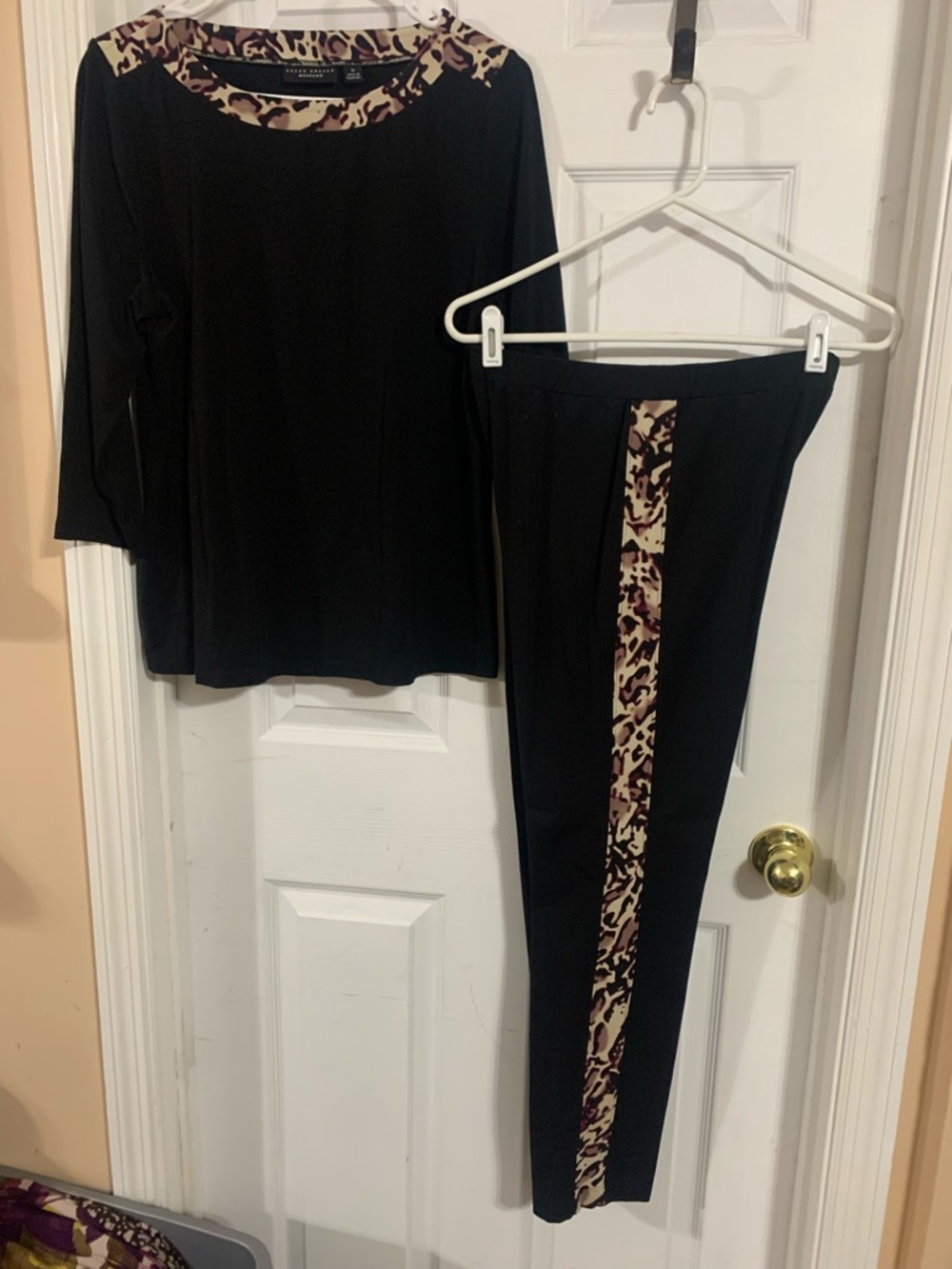 Susan Graver Weekend Black Set with Beige and Burgundy top (M) pants (S)